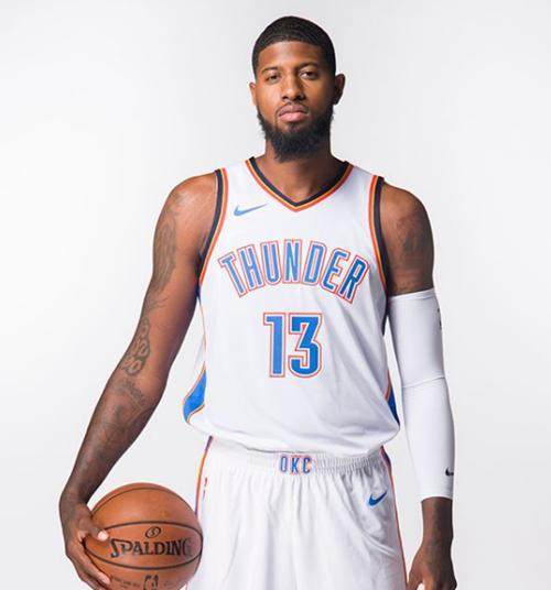 亚的夜色中 亚的夜色中